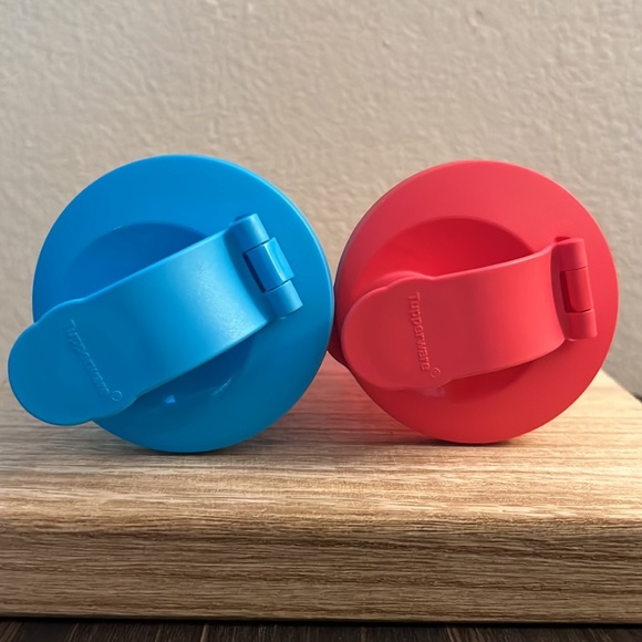 ❤️3/$25 Tupperware Shake Tumbler Purple Lid Make Shakes, Gravy, Salad Dressing - Picture 4 of 9